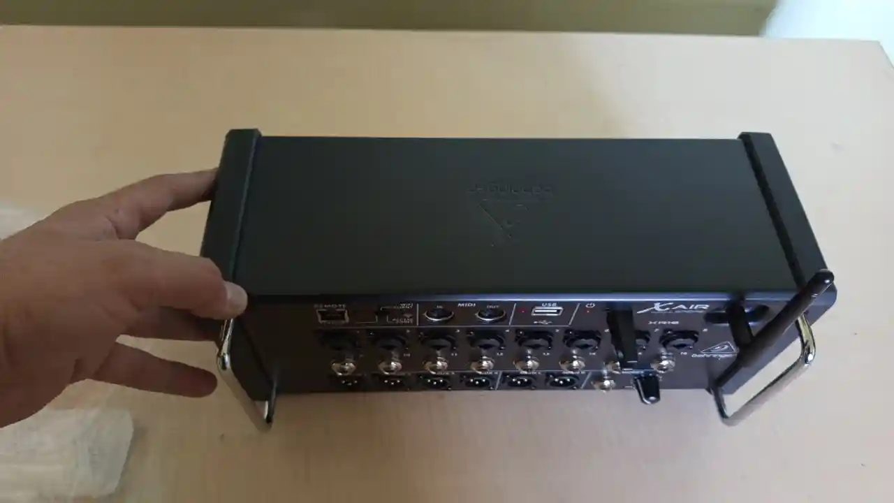 Behringer X AIR XR16 Dijital Mikser - Sıfır / Kutusunda Sadece Test Edildi - Galeri 3