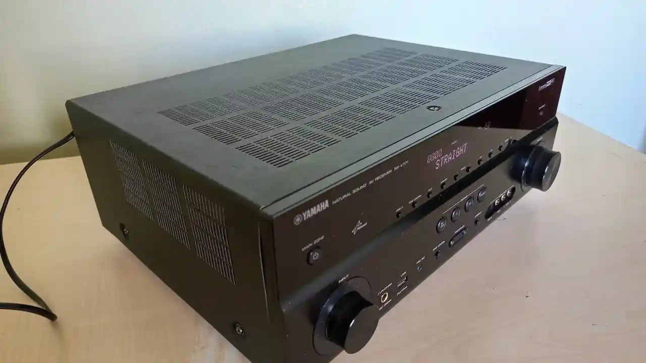 Efsanevi Yamaha RX-V771 7.2 Kanal Network AV Receiver / Ev Sinema Amfisi - Galeri 2