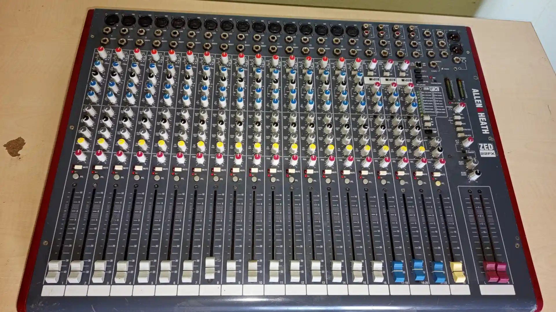 Turne Kalitesinde Allen & Heath ZED-22FX - Efektli & USB Ses Kartlı Analog Mikser - Analog Mikser Elazığ