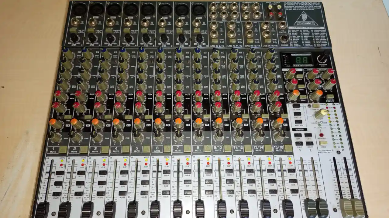 İkinci el Satılık Behringer Xenyx 2222FX ses mikseri - Analog Mikser Elazığ