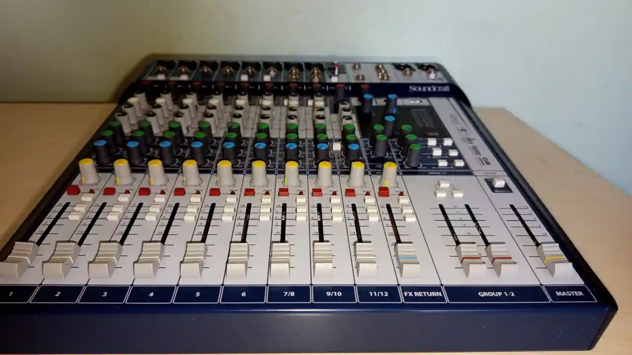 ikinci El Soundcraft Signature 12 Elazığ - Galeri 2