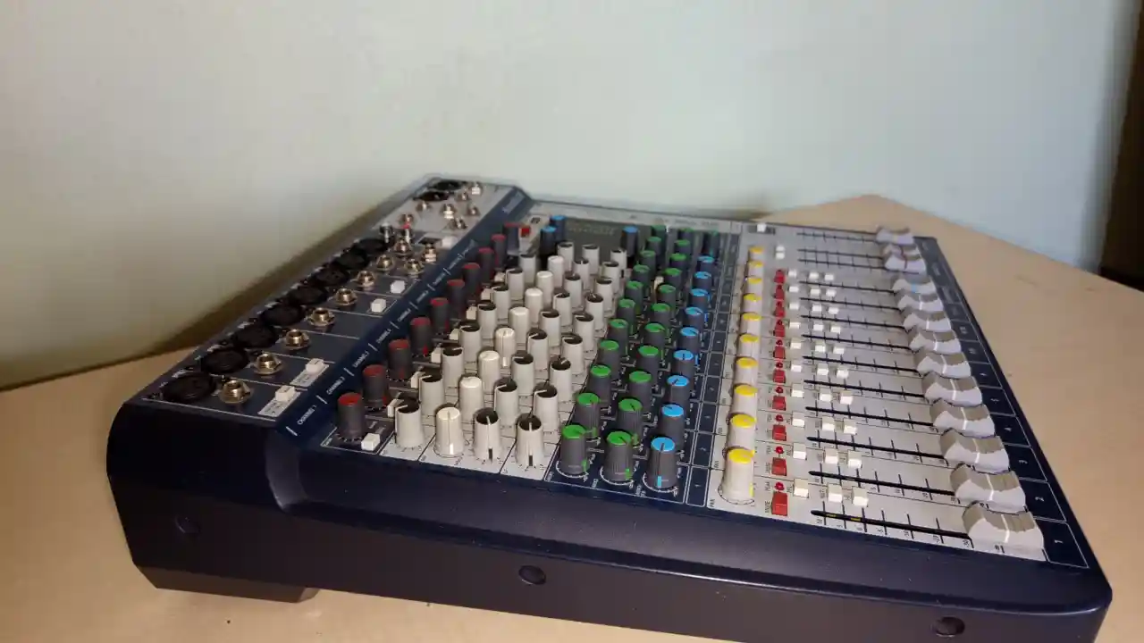 ikinci El Soundcraft Signature 12 Elazığ - Galeri 3