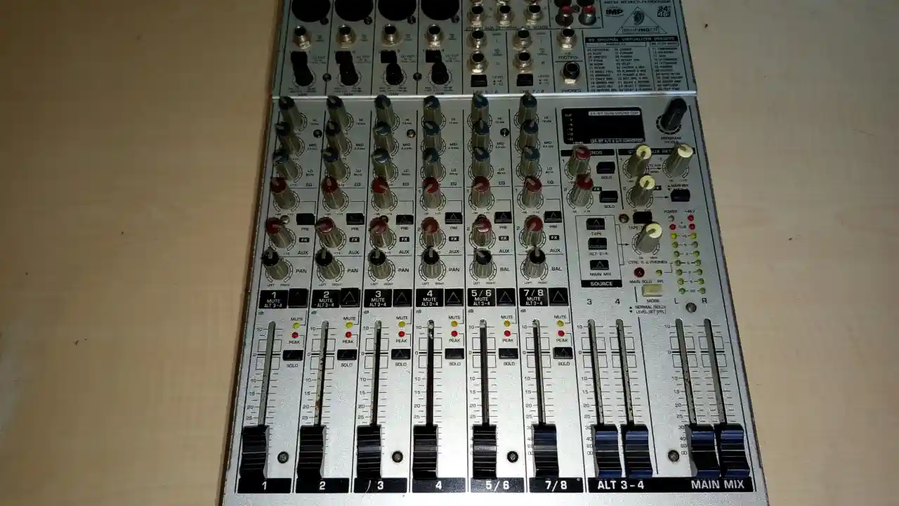Satılık 2. El Behringer UB1204FX-PRO Mikser - Analog Mikser Elazığ